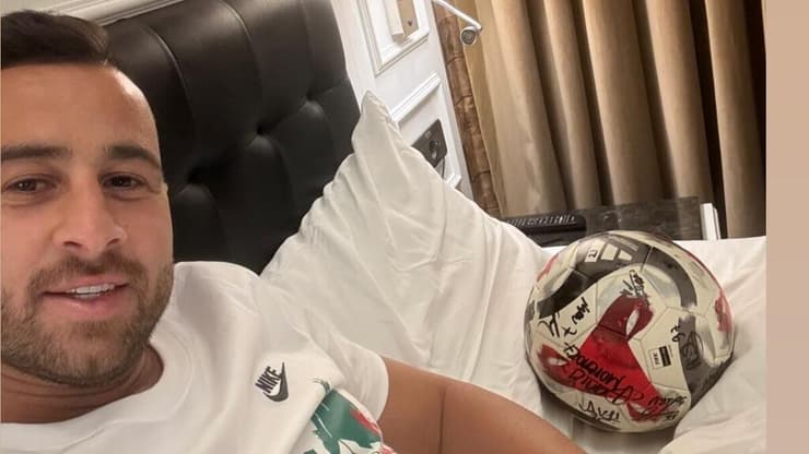 דיא סבע אחרי השלושער במדי אמדספור