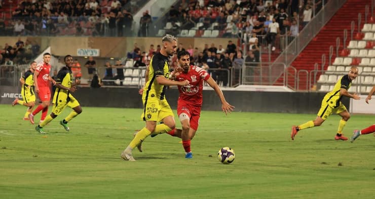 בית"ר מול סכנין העונה בליגת העל (צילום: אלעד גרשגורן) עומר אצילי