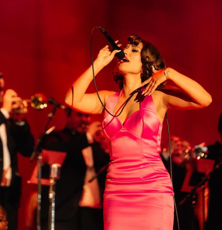 ריי בהופעה בפסטיבל All Pints East (צילום: @BETHANMILLERCO) ריי בהופעה בפסטיבל All Pints East