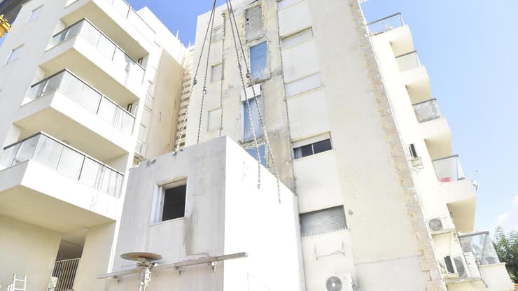 קומת ממ"דים החלה לשקוע בבניין מגורים בחיפה