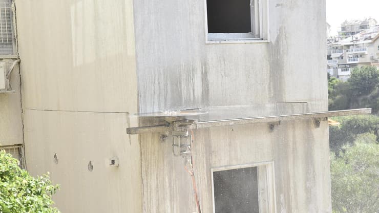 קומת ממ"דים החלה לשקוע בבניין מגורים בחיפה