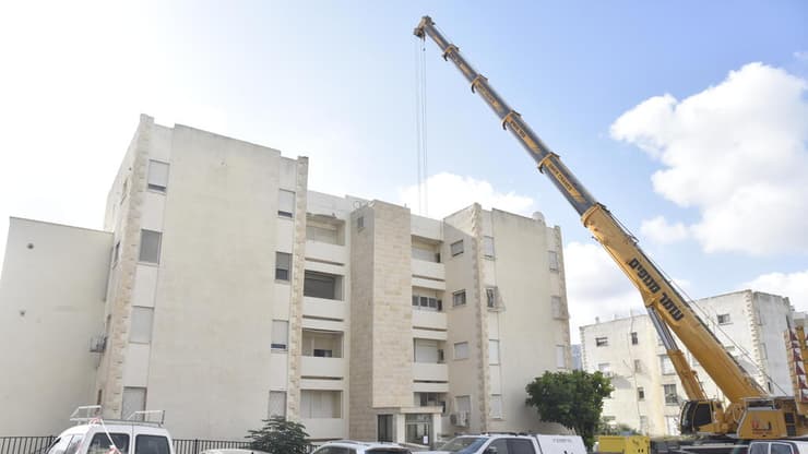 קומת ממ"דים החלה לשקוע בבניין מגורים בחיפה