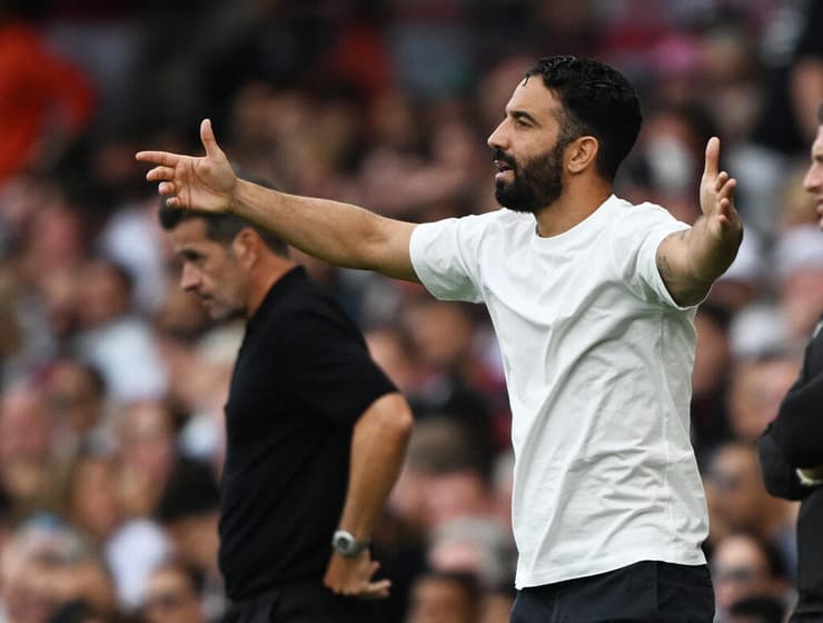 "יונייטד נחלשה אחרי החילופים שהוא עשה". רובן אמורים (Dylan Martinez/Reuters) מאמן מנצ'סטר יונייטד רובן אמורים