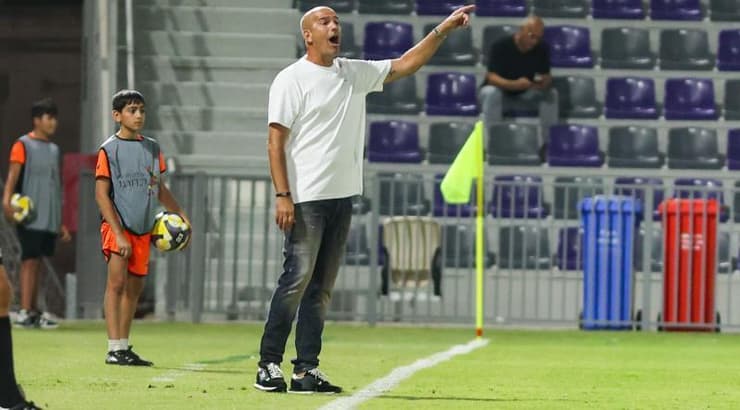 אלי לוי (שחר גרוס) אלי לוי