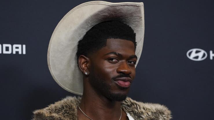 ליל נאס אקס