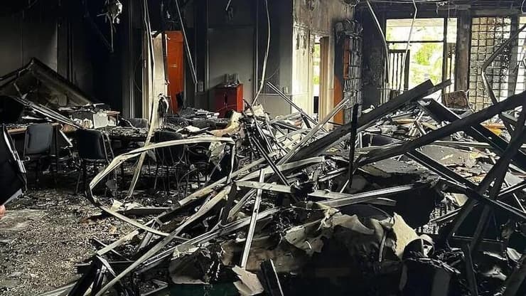 הנזק במסעדת Lewis Continental Kitchen בסידני (צילום: מתוך X) הנזק במסעדת Lewis Continental Kitchen בסידני, שהוצתה באוקטובר 2024