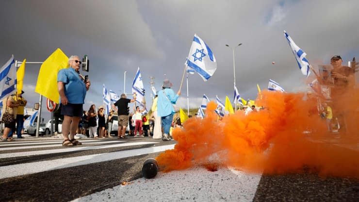 מחאה קיבוץ עמיעד