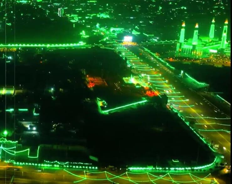 תימן צנעא החות'ים מאירים את הרחובות לקראת ציון הולדת הנביא מוחמד