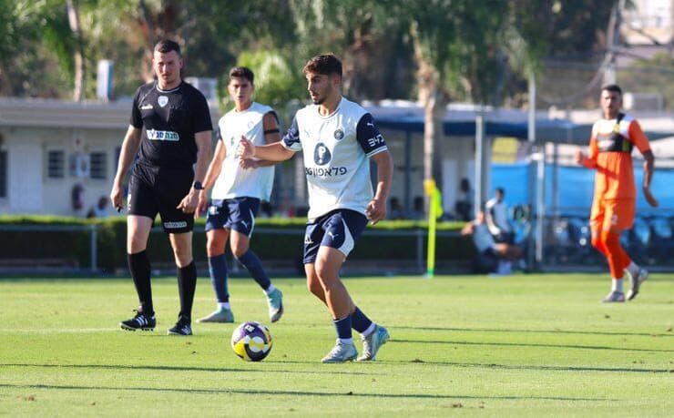 שחקן מכבי ת"א אורי עזו