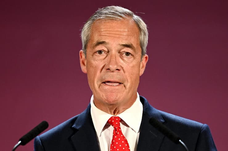 בריטניה נייג'ל פראג' פרג' מסיבת עיתונאים תוכנית גירוש מהגרים מסתננים