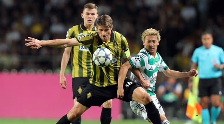 אלכסנדר מרטינוביץ’ שומר על הכדור