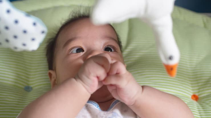 ד"ר רון: "לא כל מה שנראה כפזילה הוא באמת פזילה, לפעמים מדובר ב'פזילת חן' בלבד" (צילום: shutterstock) פזילה