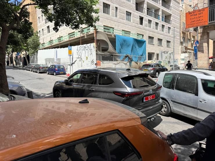 רכבו של ניצב בועז בלט חוסם רכב נכה