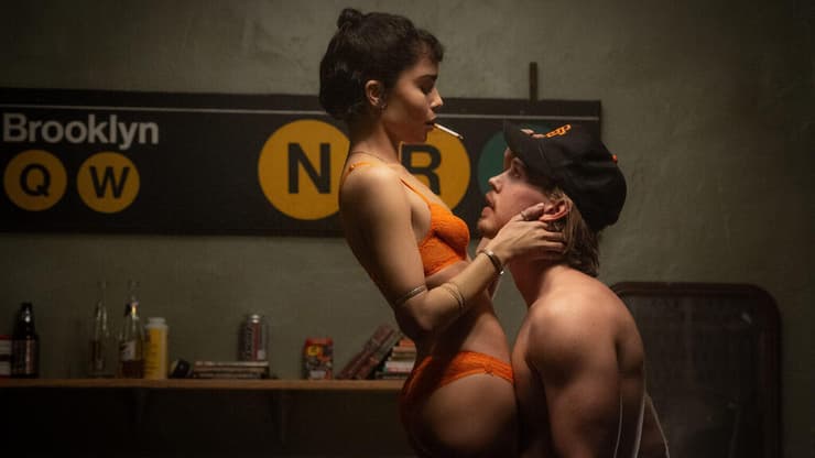 מזכיר את סרטי הגנגסטרים של גאי ריצ'י. מתוך "נתפסו על חם" (צילום: באדיבות פורום פילם) מתוך "נתפסו על חם"