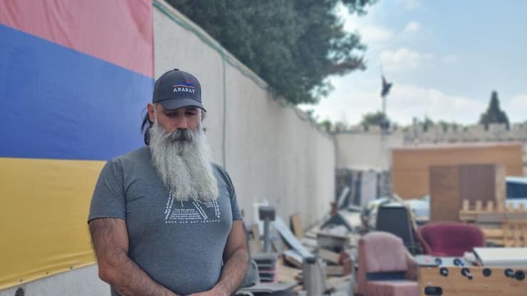 בדיג גירגוסיין, ארמני ירושלמי