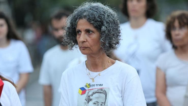 הצהרה של ויקי כהן וענת אנגרסט מחוץ למעון רה"מ בירושלים