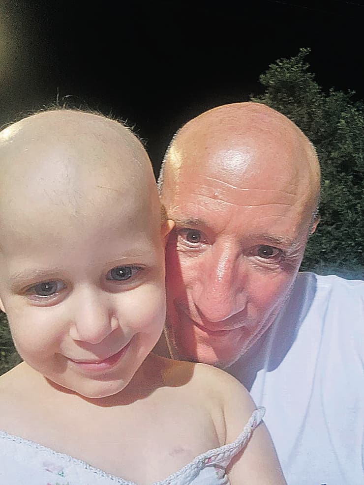 גיל אביטל ז"ל (מימין), שנפל בקרב עם המחבלים במושב ישע, עם שני אביטל מקיבוץ רעים, שמתמודדת עם סרטן