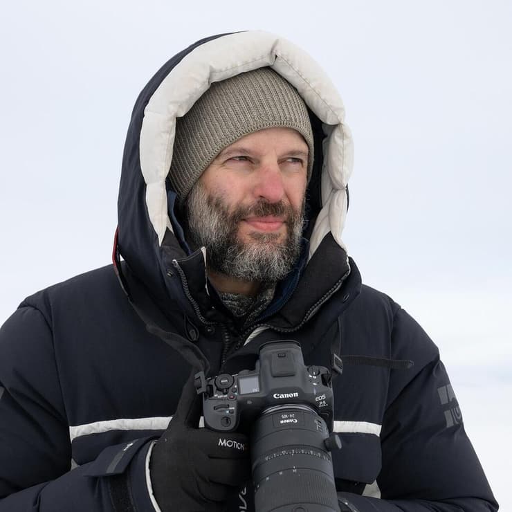 צלם הטבע עמית אשל, במסעו אחר הזאבים הארקטיים