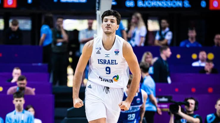 שחקן נבחרת ישראל רומן סורקין