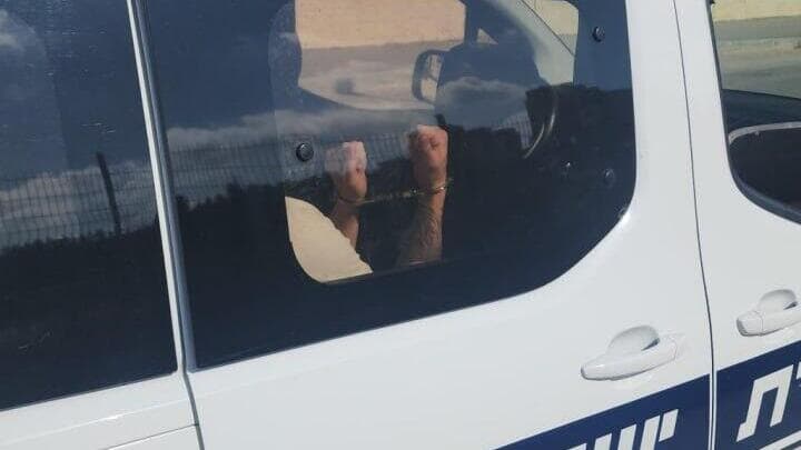 מעצר החשוד שתיעד עצמו מטיל את מימיו על מסגד