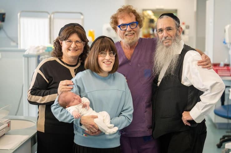 רוחמה-חיה, רוחמה-חיה, בנה התינוק חיים מנדל, הוריה דודי ואסתר רוט ופרופ' שמחה יגל