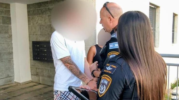 מעצר החשוד שתיעד עצמו מטיל את מימיו על מסגד