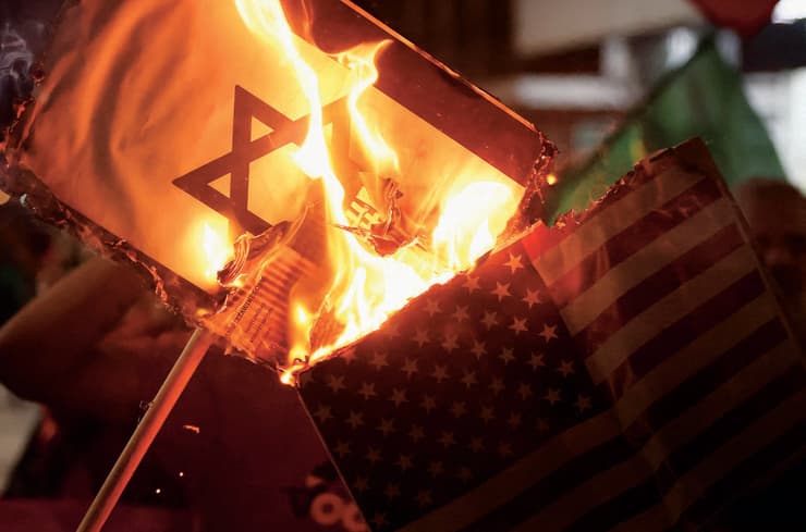 הפגנה אנטי ישראלית בברזיל (צילום: Diego Vara/Reuters) הפגנה אנטי ישראלית בברזיל