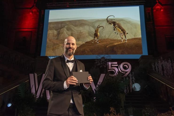 עמית אשל לאחר הזכייה בתחרות "צלם חיות הבר של השנה" לפני שנתיים