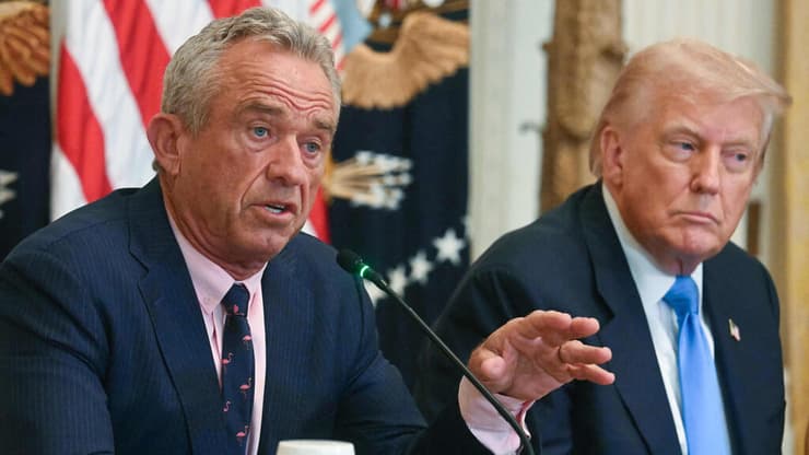 נשיא ארה"ב דונלד טראמפ ושר הבריאות האמריקני רוברט פ. קנדי ג'וניור