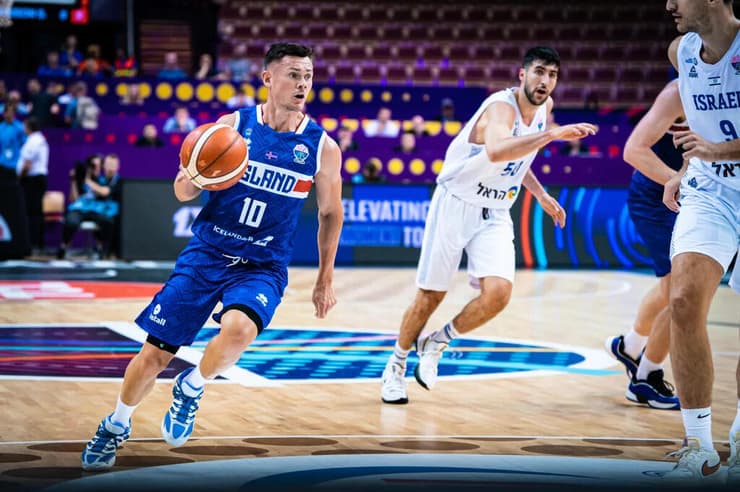 שחקן נבחרת איסלנד אלבאר פרידריקסון