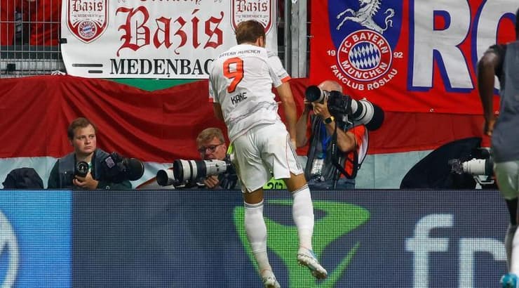 הארי קיין חוגג את השער