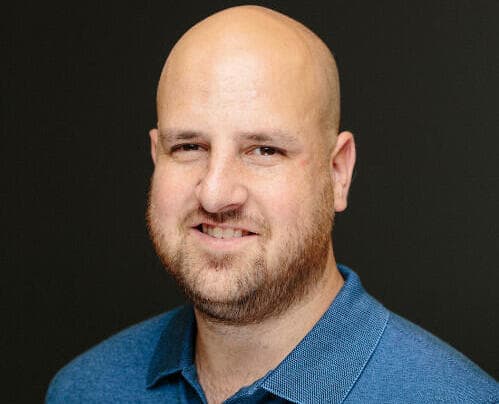 איל אליקים: "למערכת הבריאות יש אתגרים שתמיד יגרמו לה לאמץ טכנולוגיה בזהירות רבה יותר, אם כי חשוב לציין שבמקרה של AI, עולם הרפואה מאמץ את הטכנולוגיה מהר יחסית" (צילום: יח"צ) איל אליקים