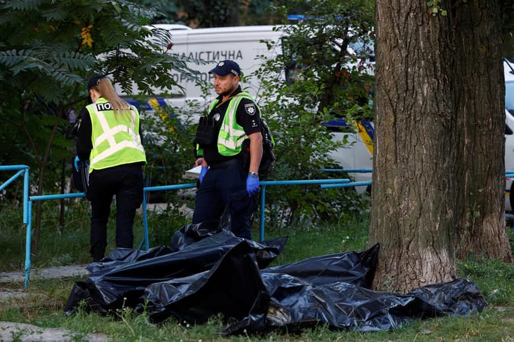 אוקראינה קייב מסוק כיבוי זירת פגיעה מתקפה רוסית