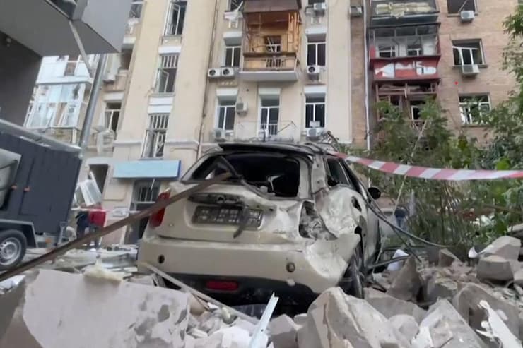 אוקראינה קייב מסוק כיבוי זירת פגיעה מתקפה רוסית