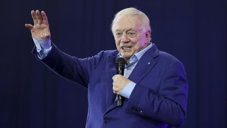 הבעלים של דאלאס קאובויס ג'רי ג'ונס