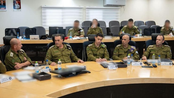 צילום: דובר צה"ל הרמטכ"ל בהערכת מצב בפיקוד הצפון