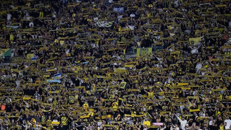 אוהדי בית"ר ירושלים (צילום: אלכס קולומויסקי) אוהדי בית"ר ירושלים