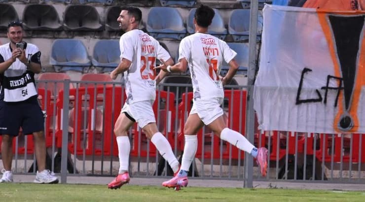 שלומי אזולאי חוגג שער בכורה בכפר שלם