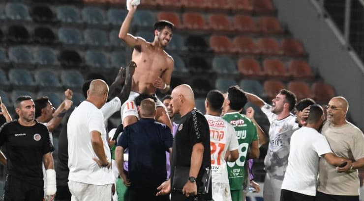 כפר שלם חוגגים עם אור רויזמן את שער הניצחון