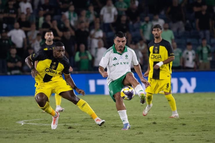 בקבוצה מרוצים ממנו, איתן אזולאי (צילום: אלכס קולומויסקי) איתן אזולאי