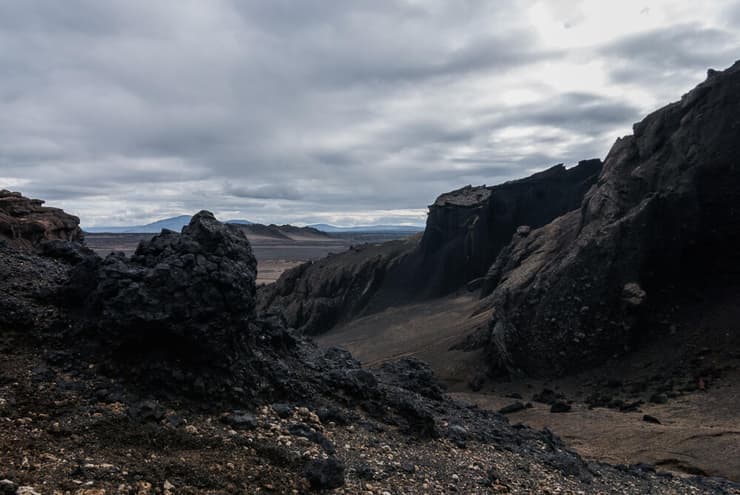 אזור הר הגעש השכבתי אסקיה באיסלנד, בו בוצעו אימונים למשימות מאוישות לחלל