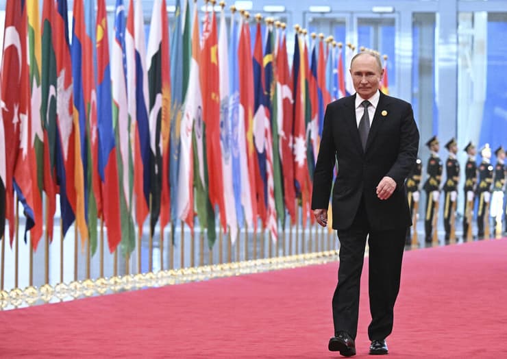 נשיא רוסיה פוטין ב פסגה בעיר טיאנג'ין ב סין של ארגון SCO