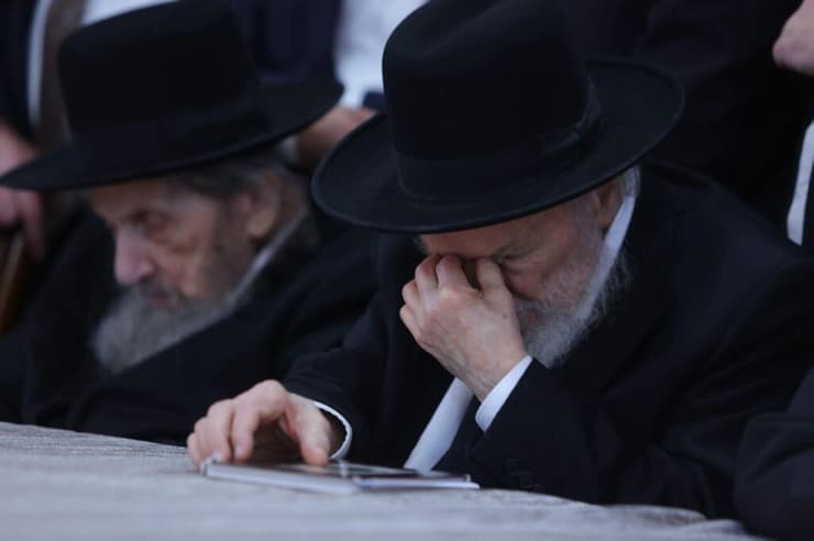 הרב הירש לצד הרב לנדו