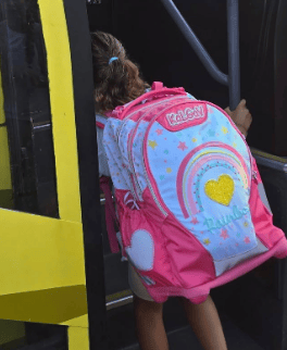 אביגיל עידן, שורדת שבי החמאס, עולה לכיתה א'