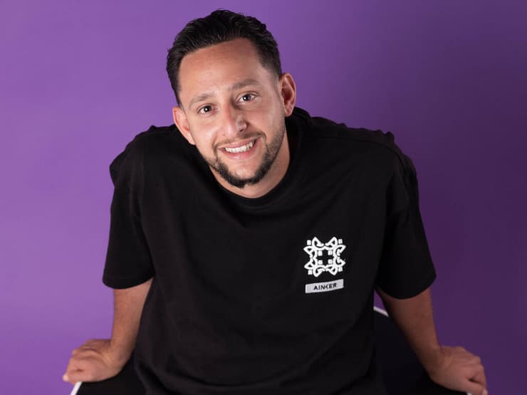 "ילדים מחכים מתחת לבית שלי ובוכים". ארז מוגרבי (צילום: יובל חן) ארז מוגרבי