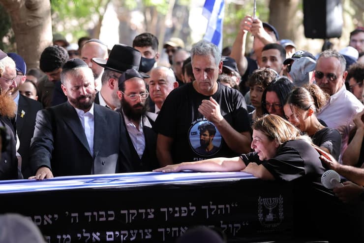 הלווייתו של עידן שתיוי ז"ל בבית העלמין בכפר מעש