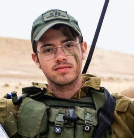 סגן יואב מלייב, סגן קציר קשר בגדוד 77, נפל בקרב במחנה יפתח ב-7 באוקטובר