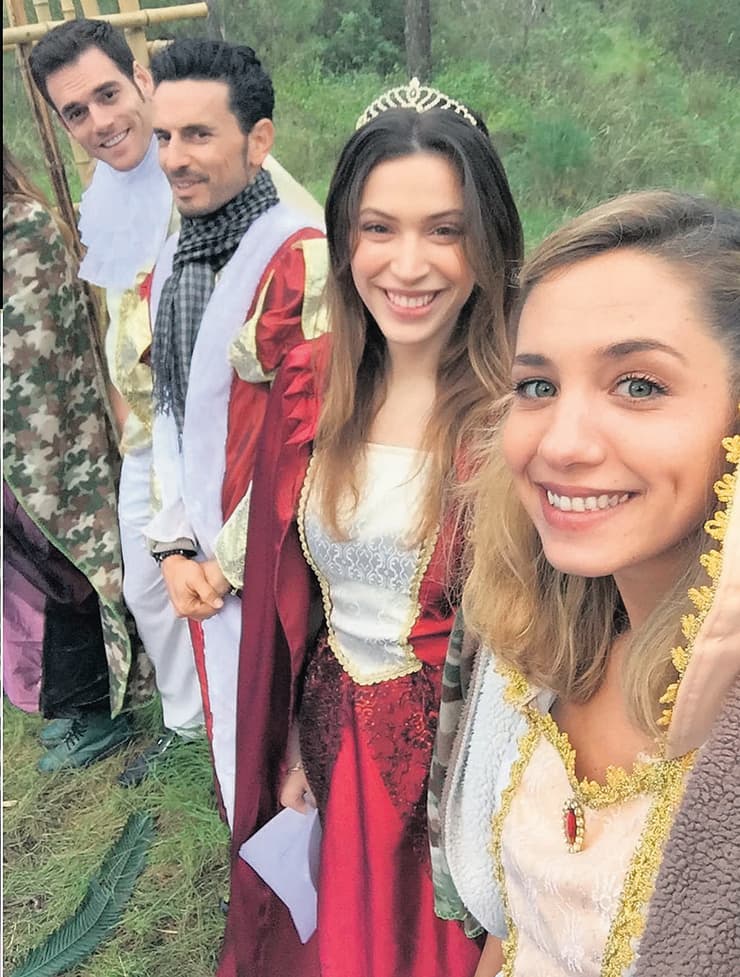 שירן סנדל עם הקאסט של "גאליס"