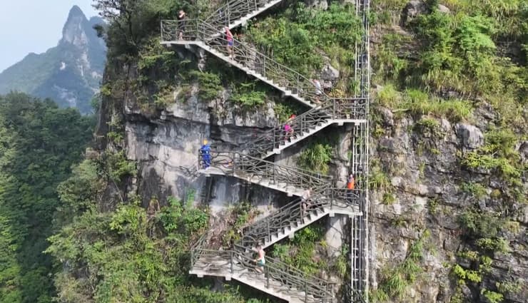 1,991 מדרגות. הקטע האחרון של המרוץ (צילום: רויטרס, CNS) 1,991 מדרגות. הקטע האחרון של המרוץ