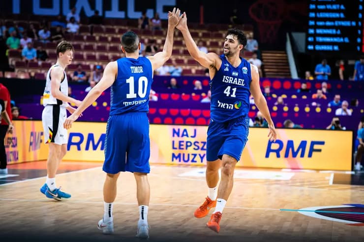 גינת וטימור חוגגים